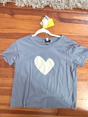 Crewneck Short-Sleeve Tee with Heart Graphic in Light Blue